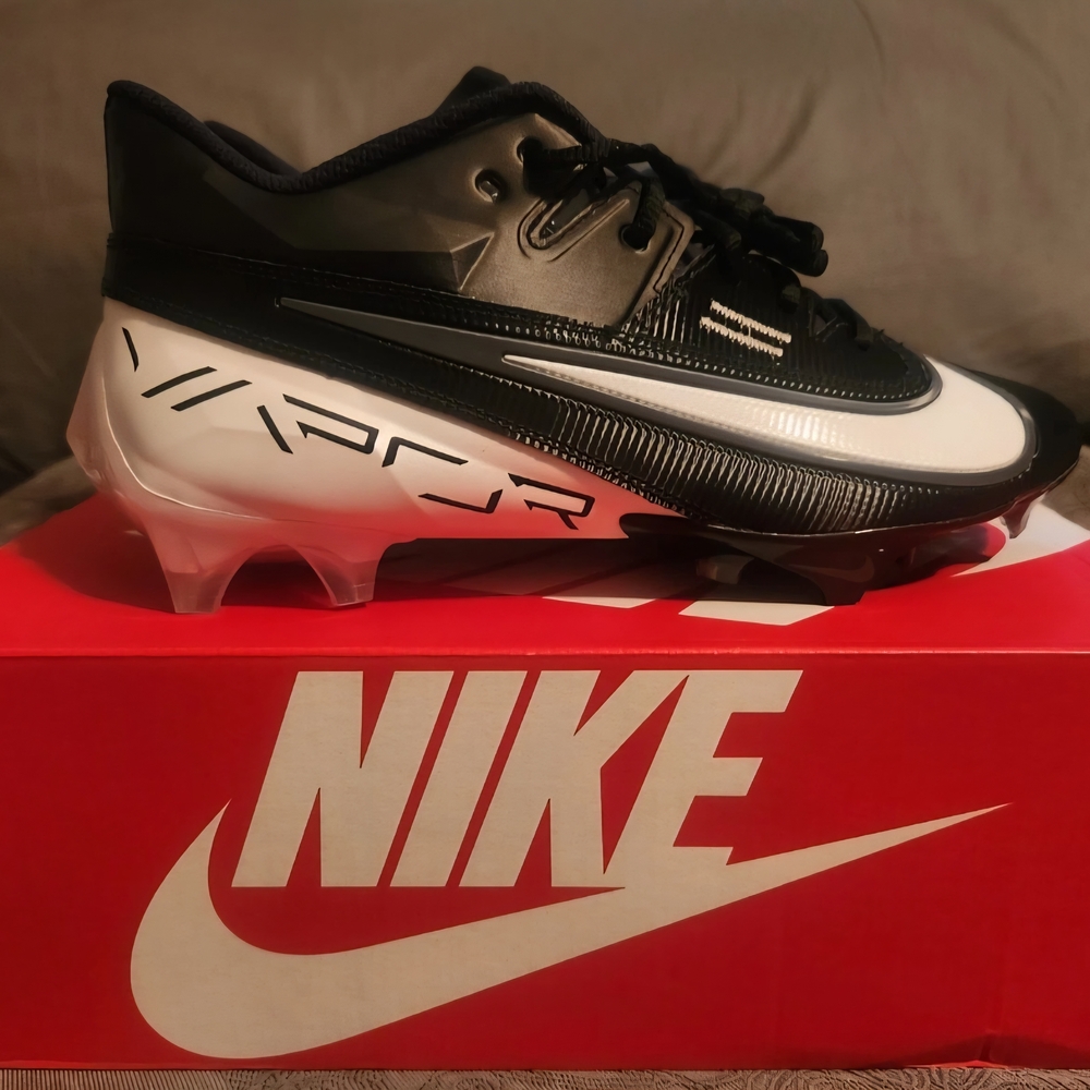 Nike Black and White Vapor Athletic Shoes